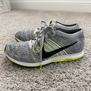 Nike Zoom Flyknit in Gray and Neon Yellow